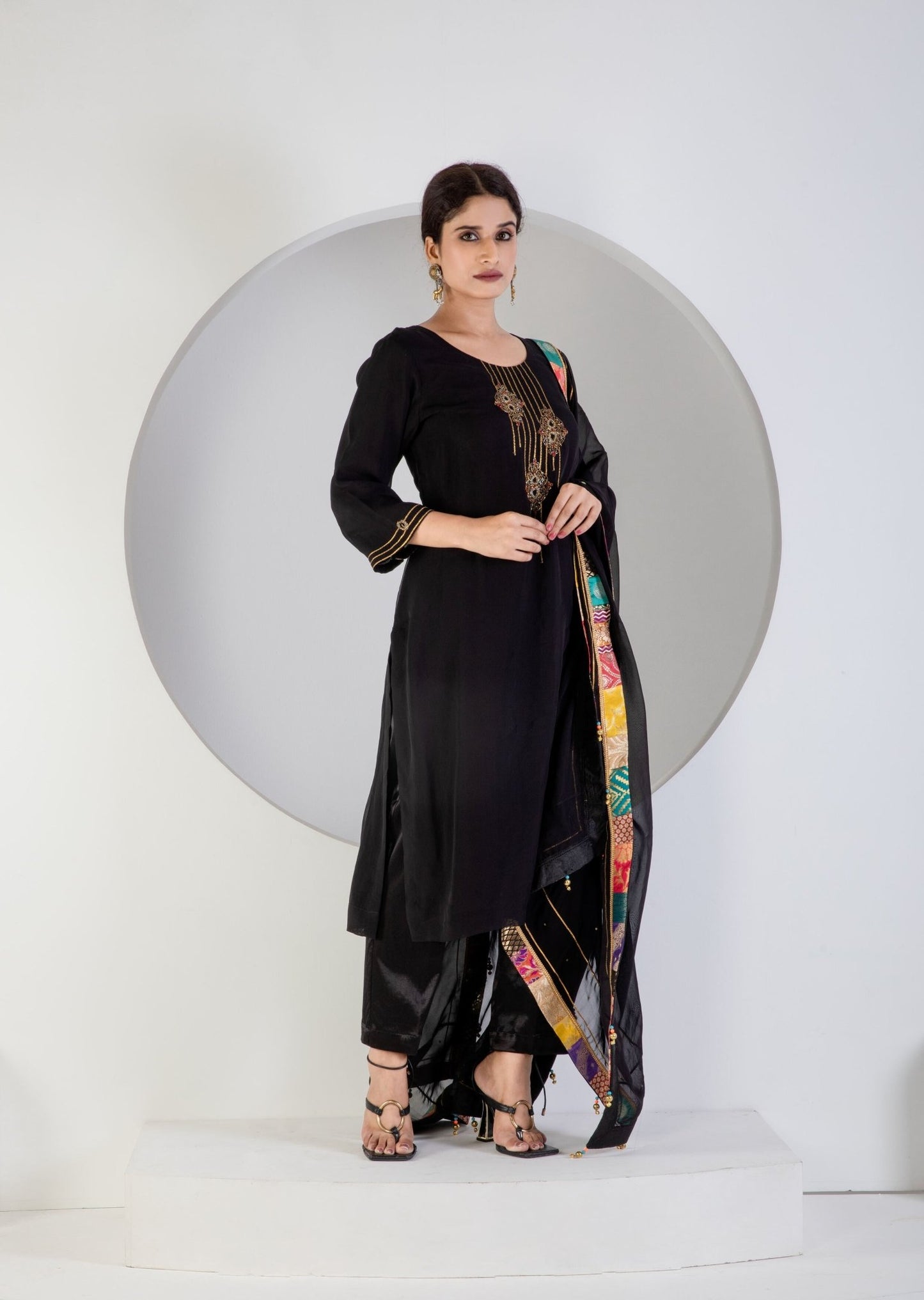 Black Kurat Set With Hand Embroidered - Ritivesh By Ritika Aggarwal