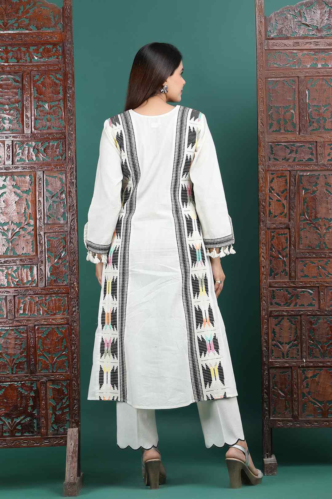 NANDINI | Off white A-line Kurta Pant