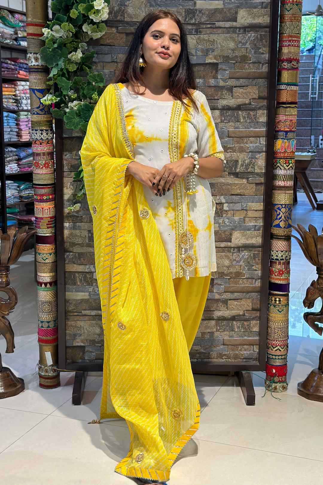 ABHA | Kurta & Tulip Pant with Leheriya Dupatta