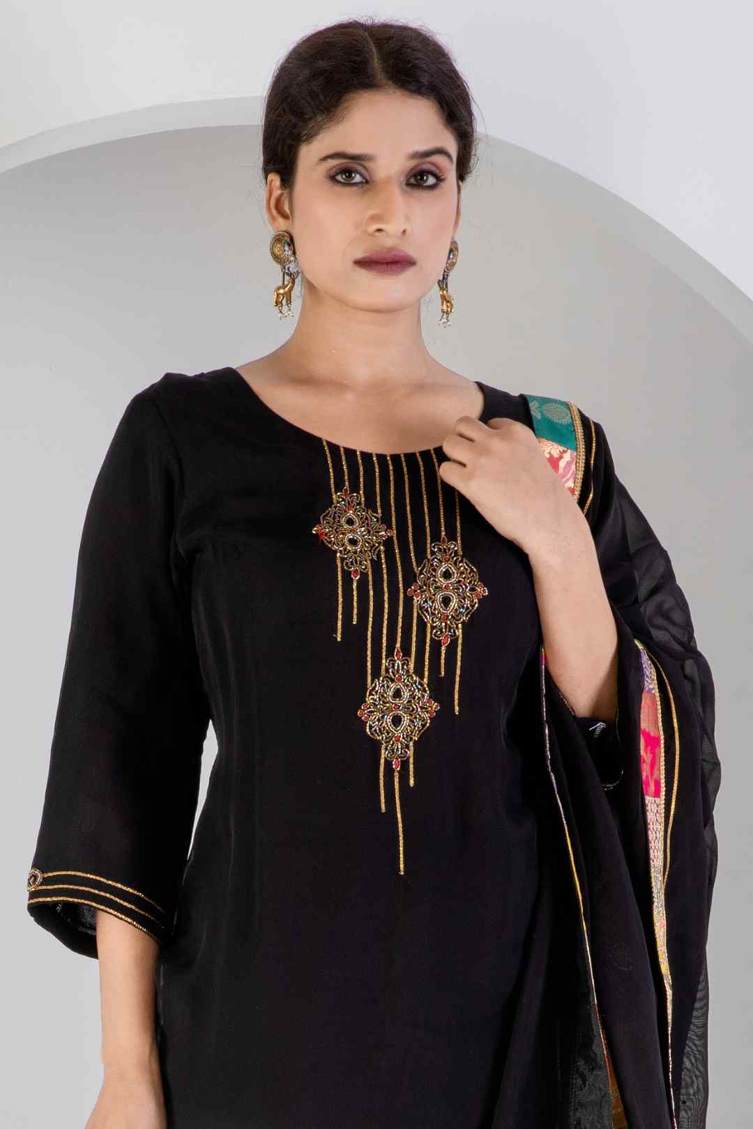 Black Kurat Set With Hand Embroidered - Ritivesh By Ritika Aggarwal