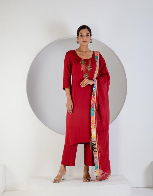 Red Kurat Set With Hand Embroidered - Ritivesh By Ritika Aggarwal