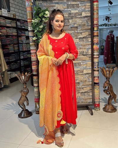 SURAMYA | Kurta Pant with Leheriya Dupatta - Ritivesh By Ritika Aggarwal